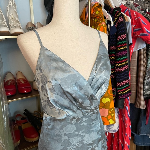 Lulu’s Dusty Floral Maxi Dress - Size Small - Picture 3 of 10